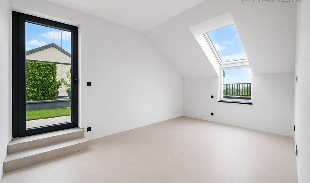 Prodej domu 305 m² s pozemkem 362 m², Praha – náhled fotky 9