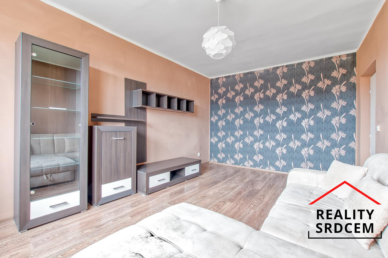 Pronájem bytu 2+1 54 m² – fotografie 2