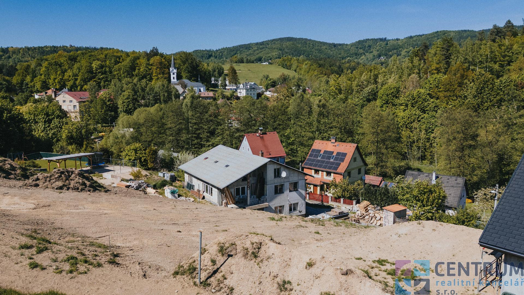 Prodej stavebního pozemku 794 m² – fotografie 2
