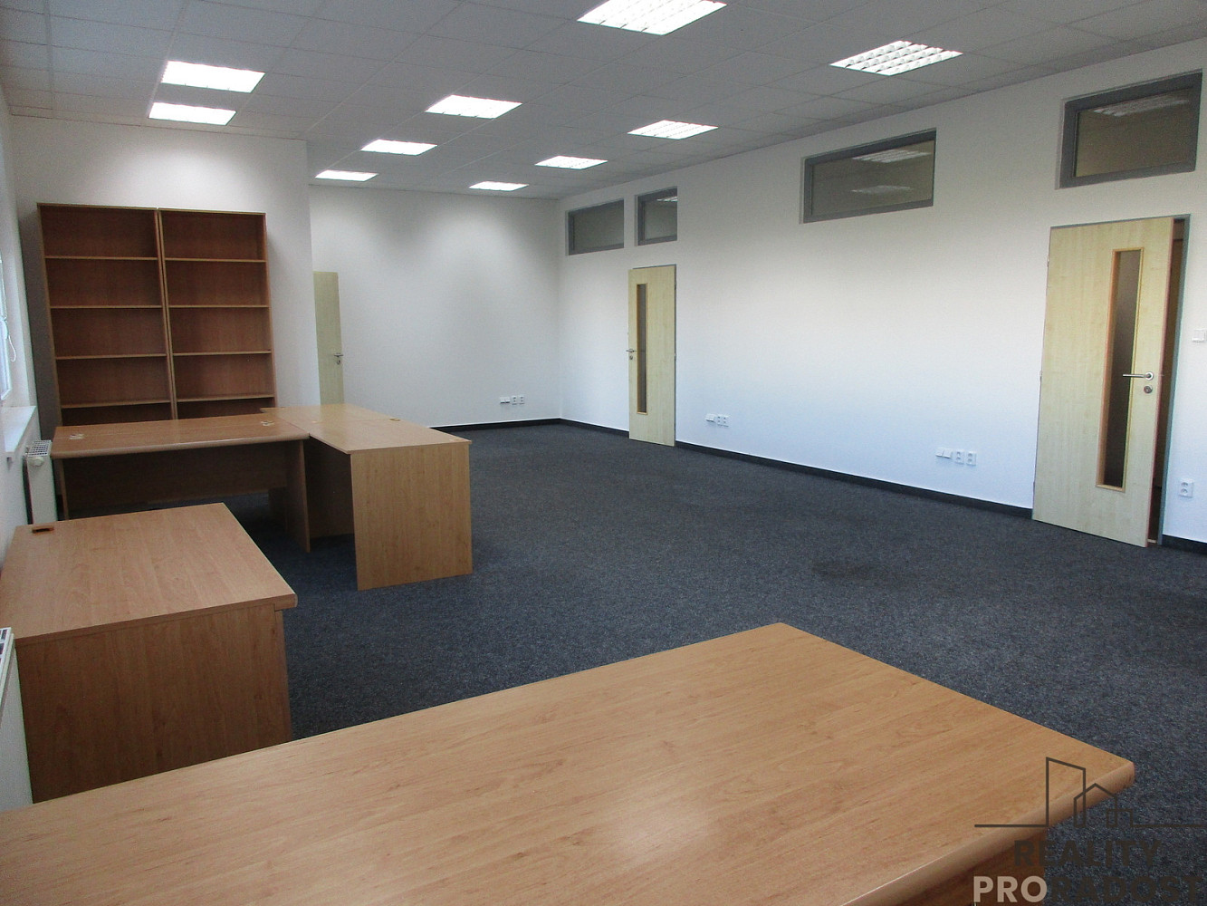 Pronájem kanceláře 105 m² – fotografie 3
