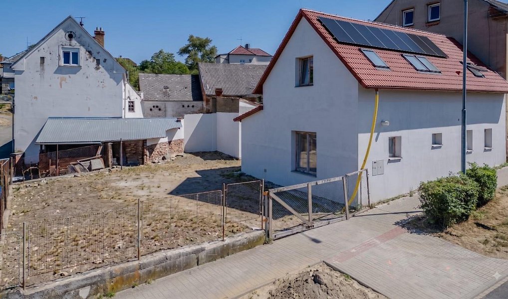 Prodej domu 125 m² s pozemkem 310 m², Stříbro – náhled fotky 2