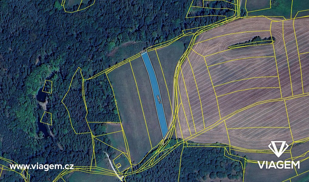 Prodej pole 621 m², Radnice – náhled fotky 4