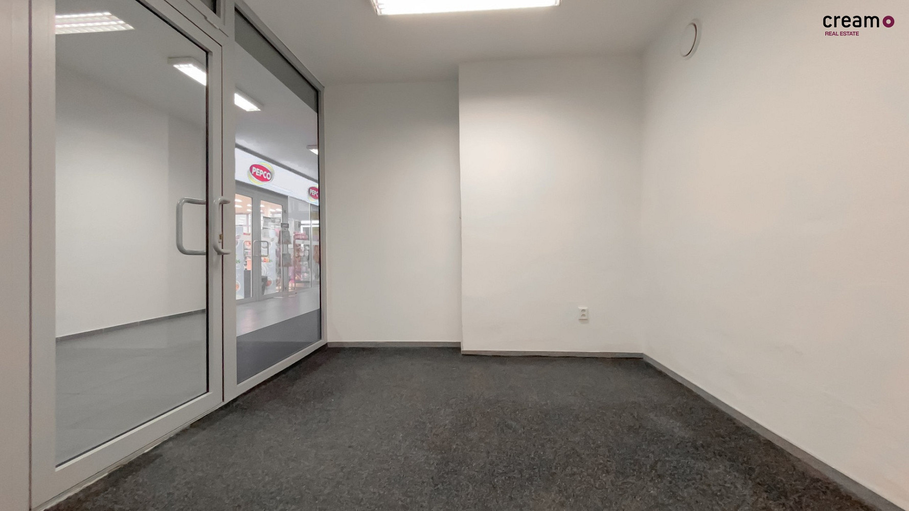 Pronájem obchodních prostor 11 m² — photo 2