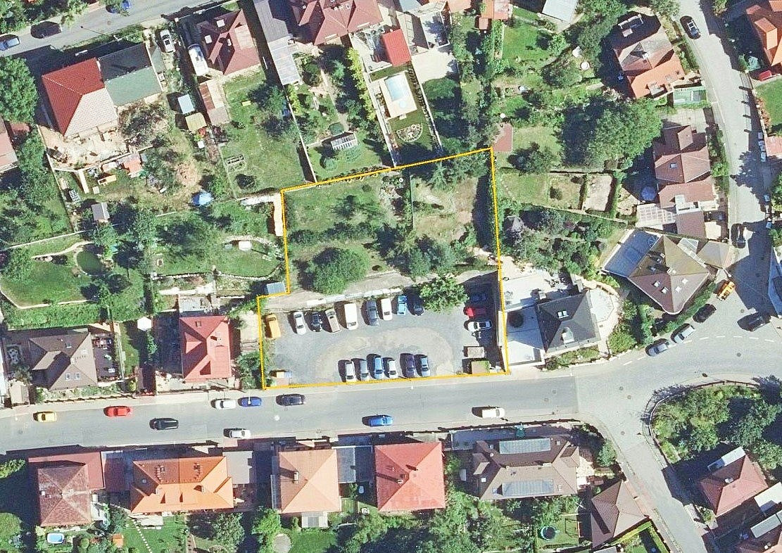 Prodej stavebního pozemku 1 682 m², Praha, vydané SP, bytový dům HPP 1109 m², skvělá lokalita, vlak, – pohled 2