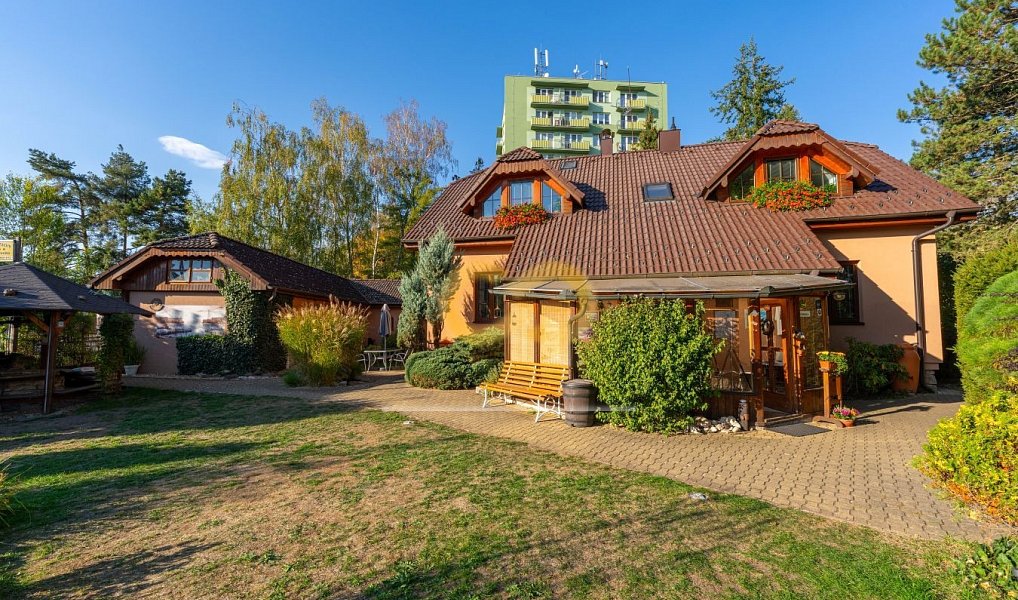Prodej ubytovacího objektu 334 m², Třeboň – náhled fotky 2