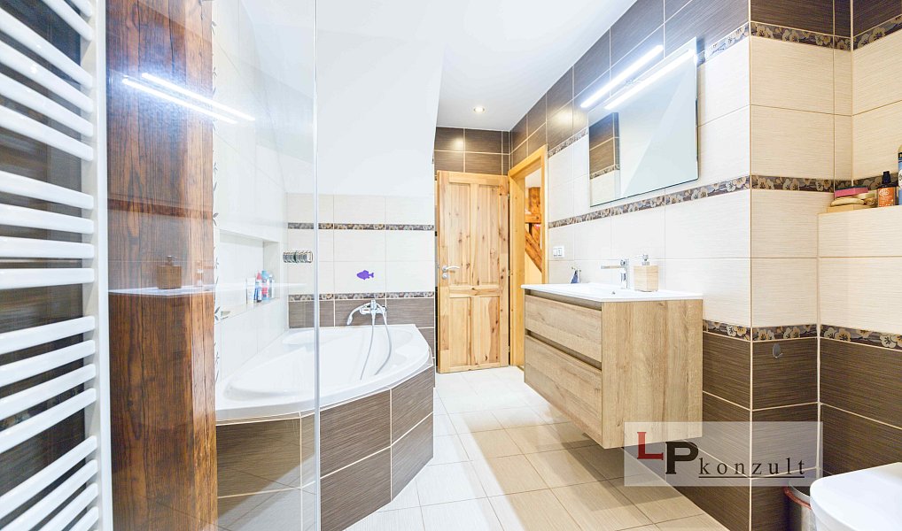 Prodej bytu 4+kk 145 m², Pardubice – náhled fotky 4