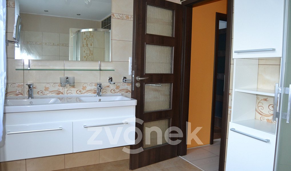 Pronájem bytu 2+1 66 m², Vsetín – náhled fotky 9