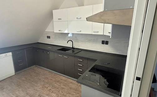 Pronájem bytu 3+1 95 m², Praha 10 - Štěrboholy