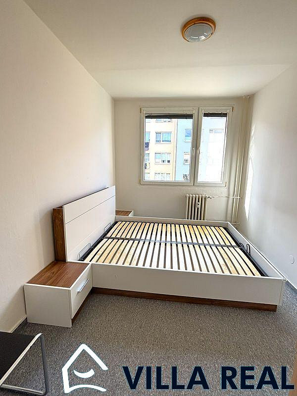 Pronájem bytu 2+kk 41 m² – fotografie 2