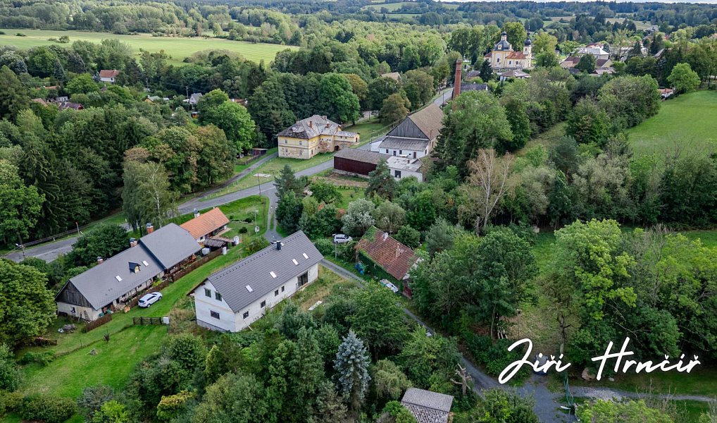 Prodej domu 313 m² s pozemkem 1 052 m², Nové Mitrovice – náhled fotky 35