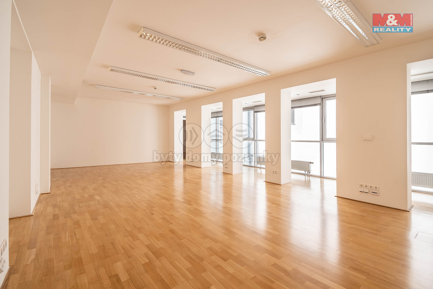 Pronájem kanceláře 171 m² — photo 3