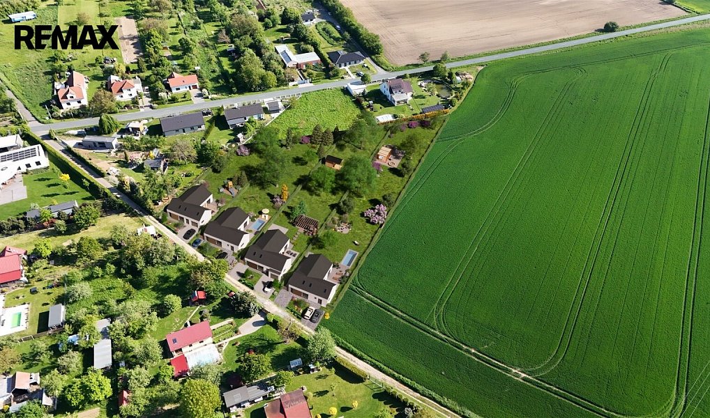 Prodej stavebního pozemku 2 100 m², Lazníky – náhled fotky 3