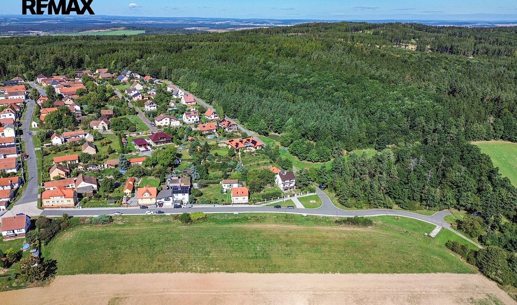 Prodej stavebního pozemku 800 m², Chlumčany – náhled fotky 5