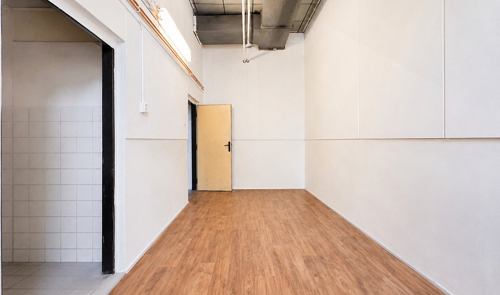 Prodej výrobních prostor 600 m², Pardubice – náhled fotky 9