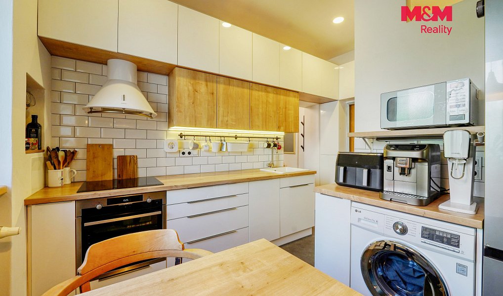 Prodej domu 343 m² s pozemkem 268 m², Plzeň – náhled fotky 2