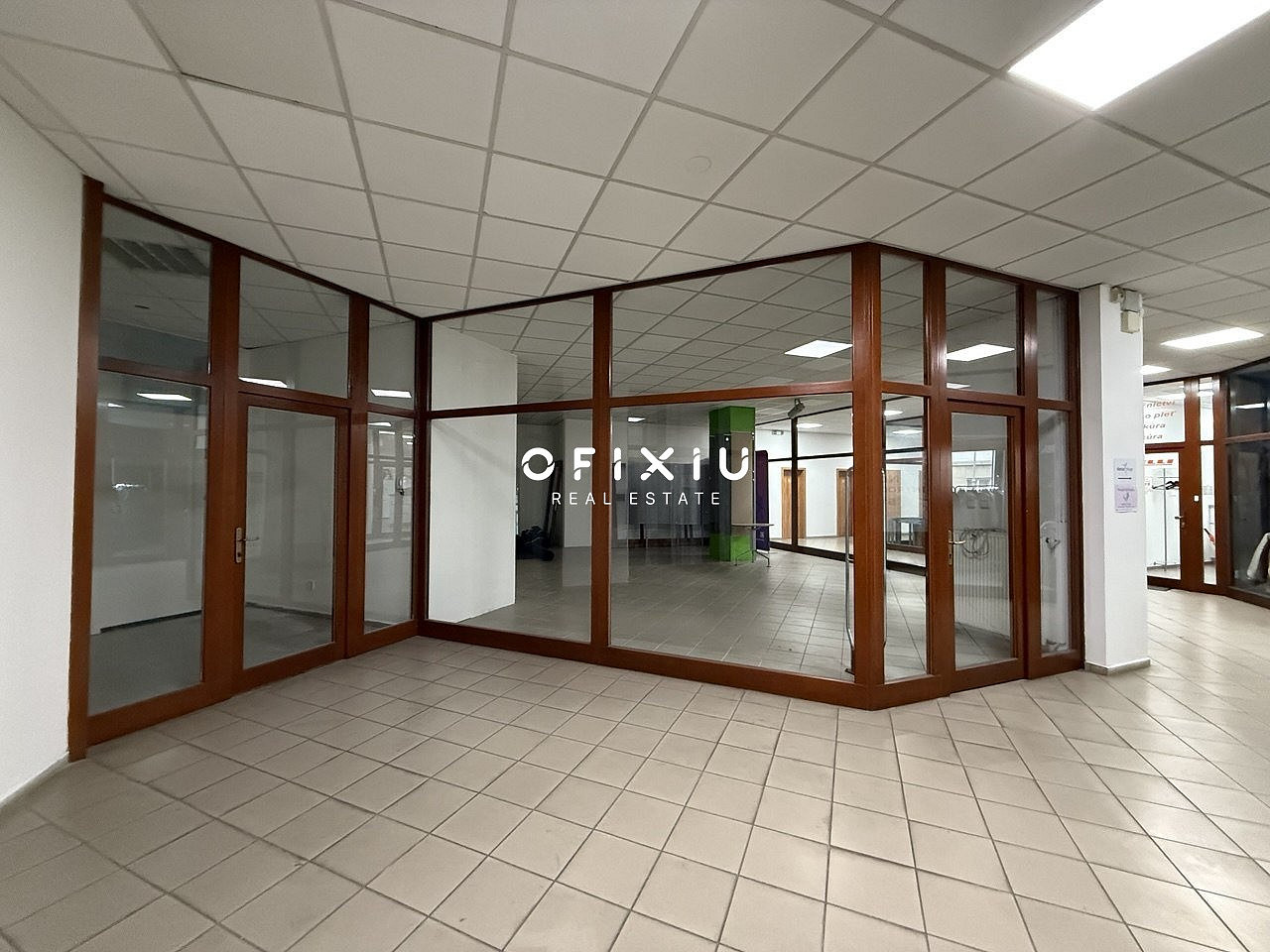 Pronájem obchodních prostor 62 m² – fotografie 2