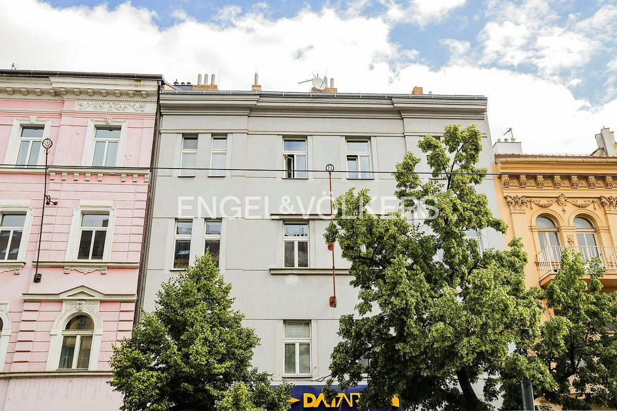 Pronájem obchodních prostor 137 m²