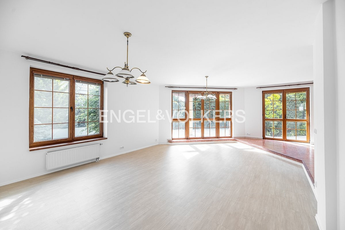 Pronájem domu 384 m² s pozemkem 903 m² — photo 5
