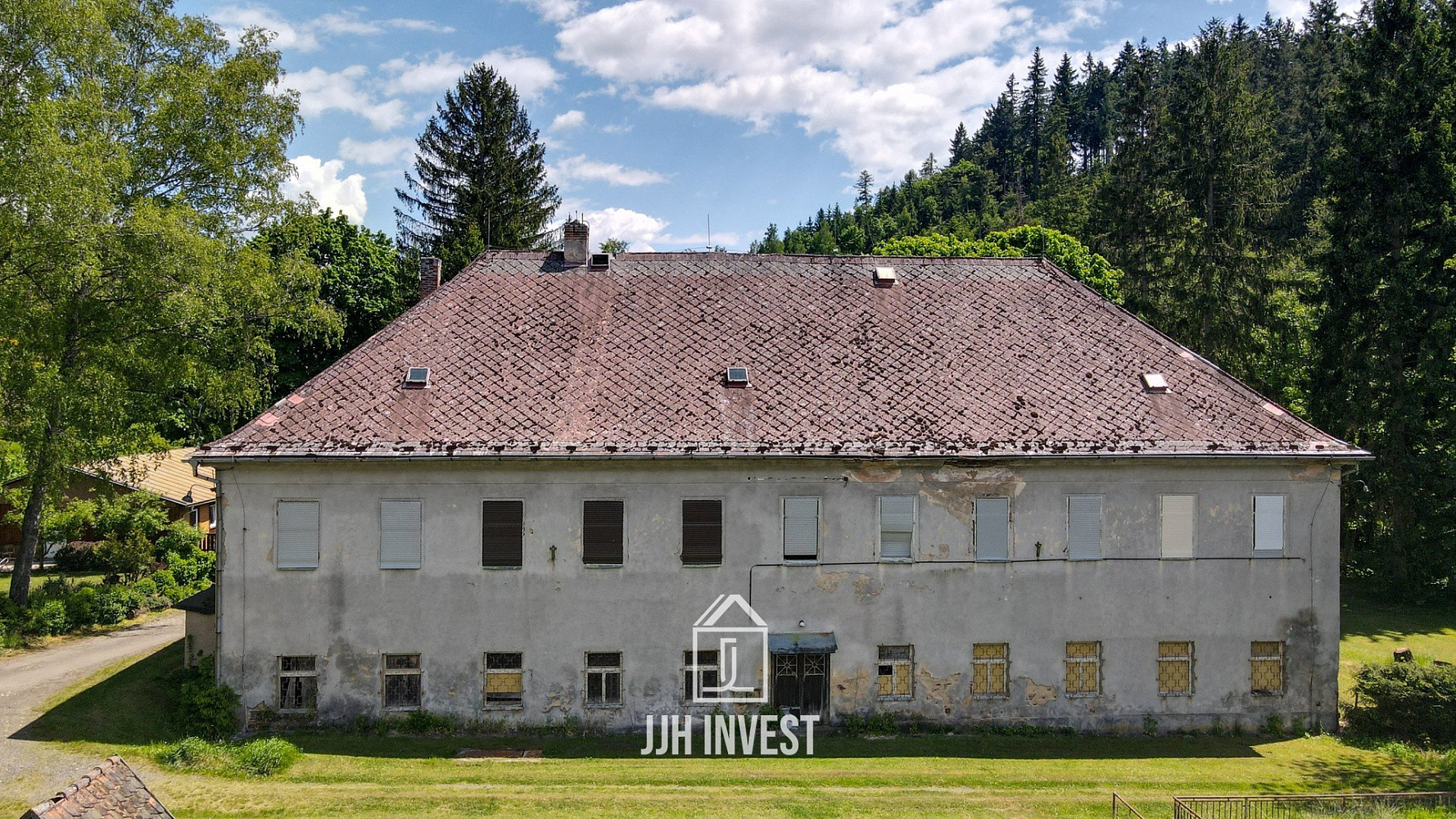 Prodej historické vily / bývalého hotelu s potenciálem Mariánskolázeňsko – pohled 2