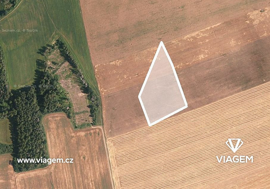 Prodej pole 1 887 m²