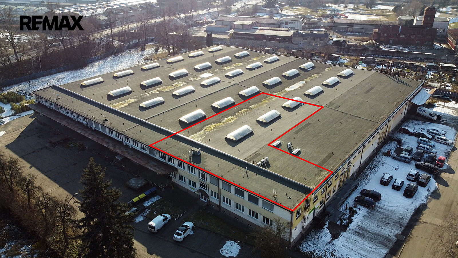 Pronájem skladovacích prostor 990 m²