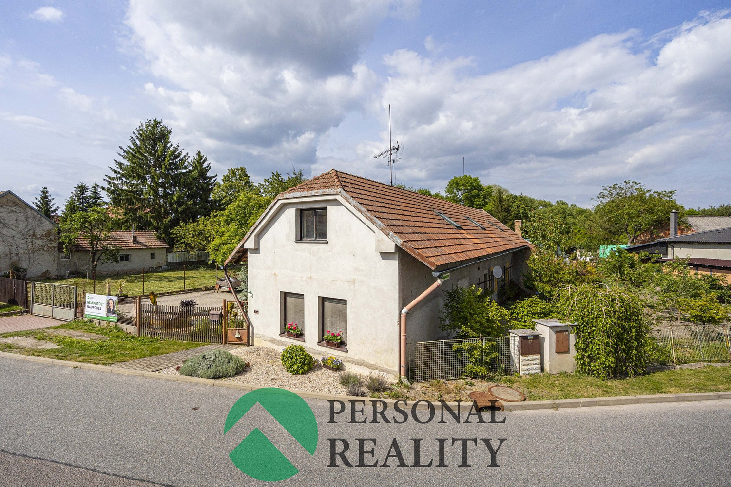 Prodej domu 219 m² s pozemkem 1 574 m²