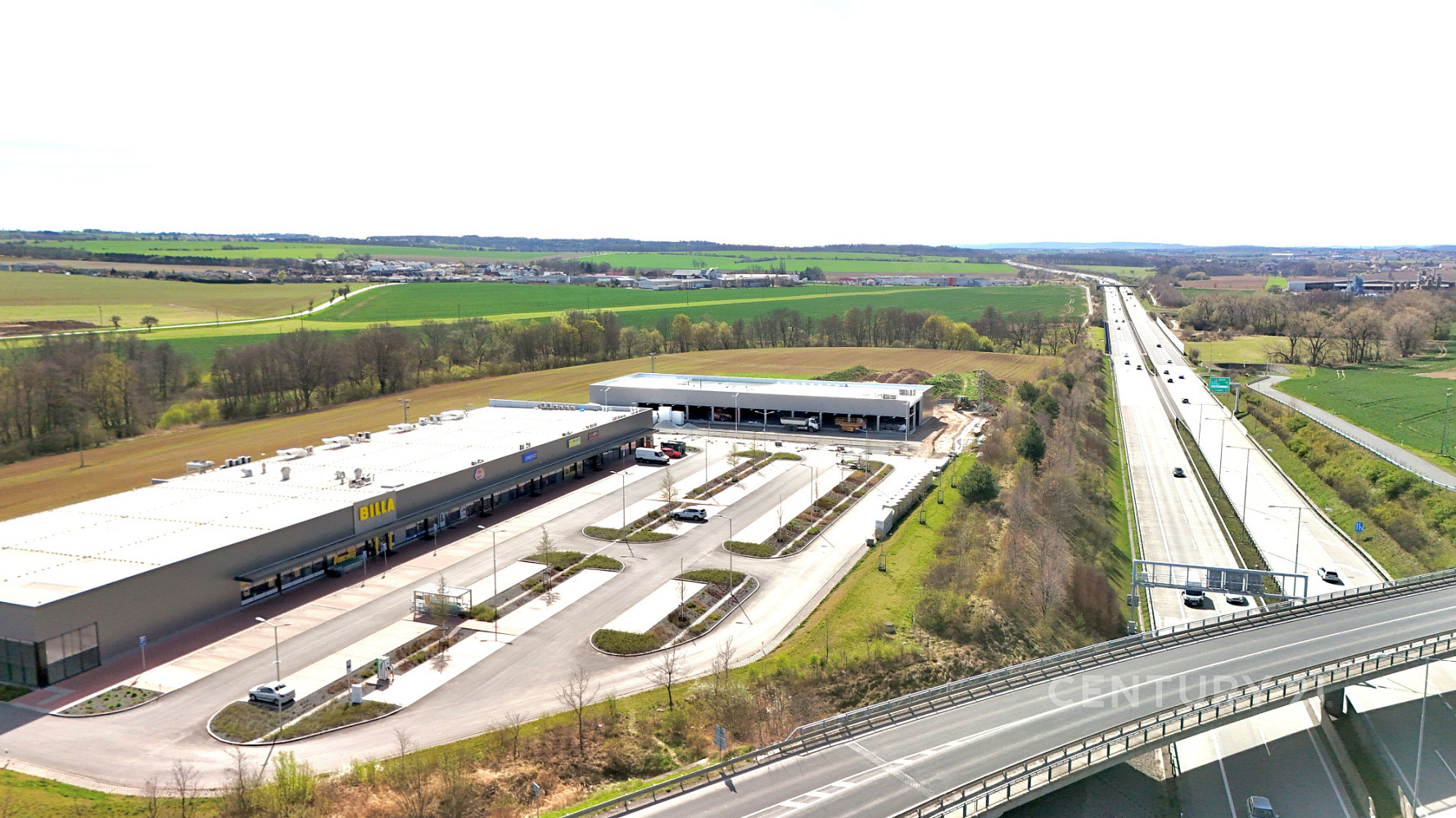 Pronájem obchodních prostor 150 m² – fotografie 2