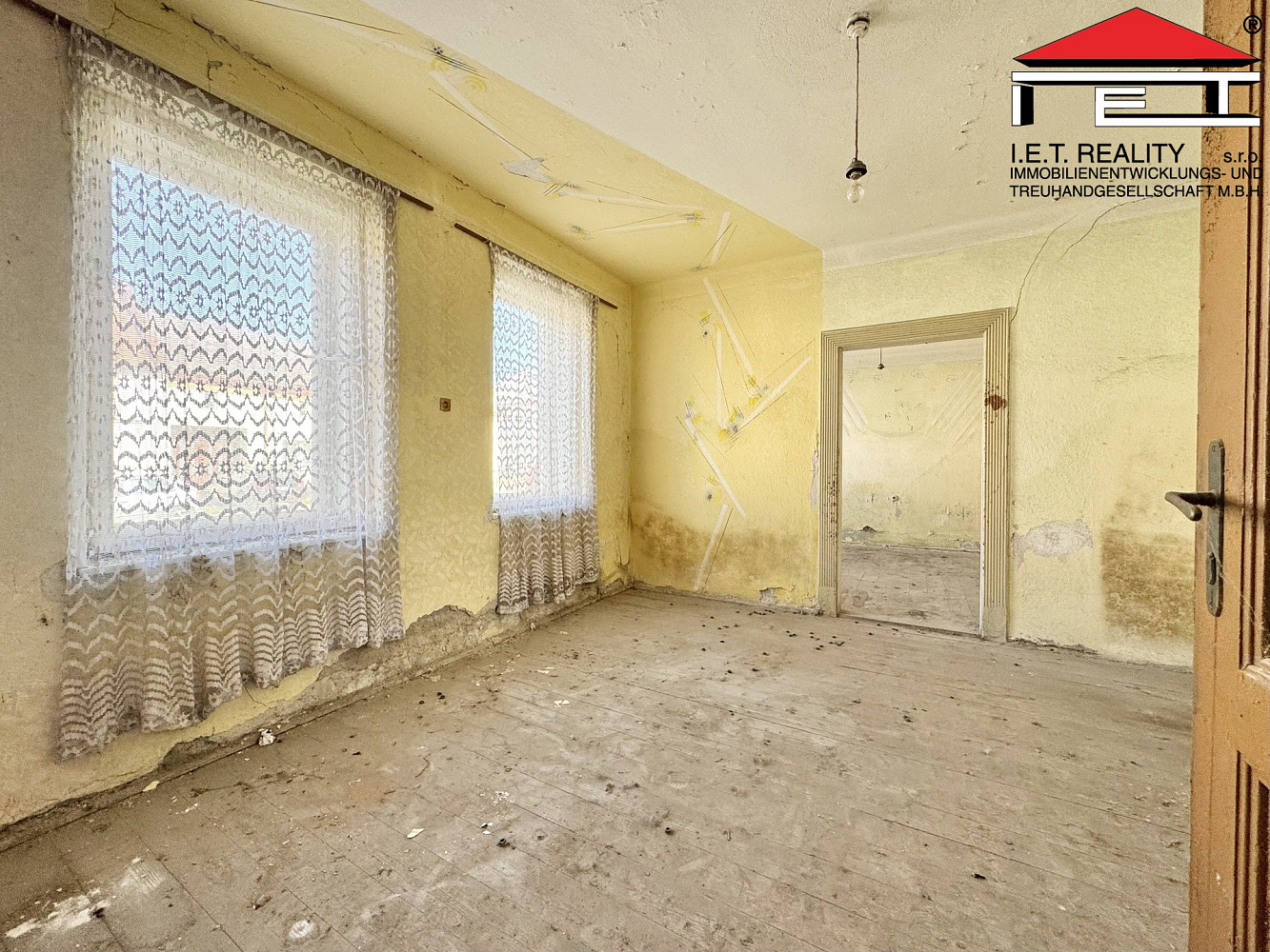 Prodej domu 300 m² s pozemkem 1 377 m² – pohled 3
