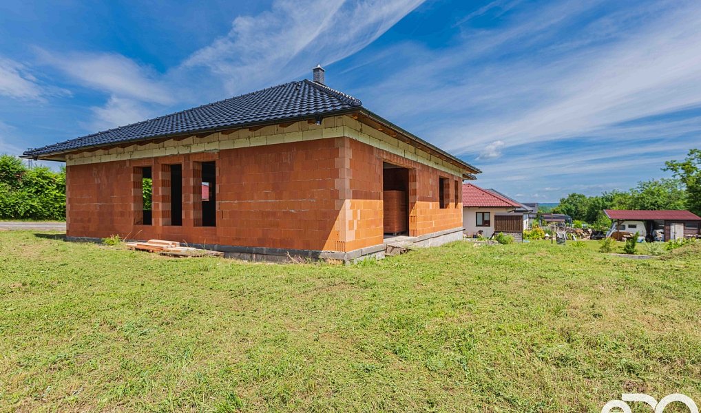 Prodej domu 172 m² s pozemkem 902 m², Žleby – náhled fotky 24