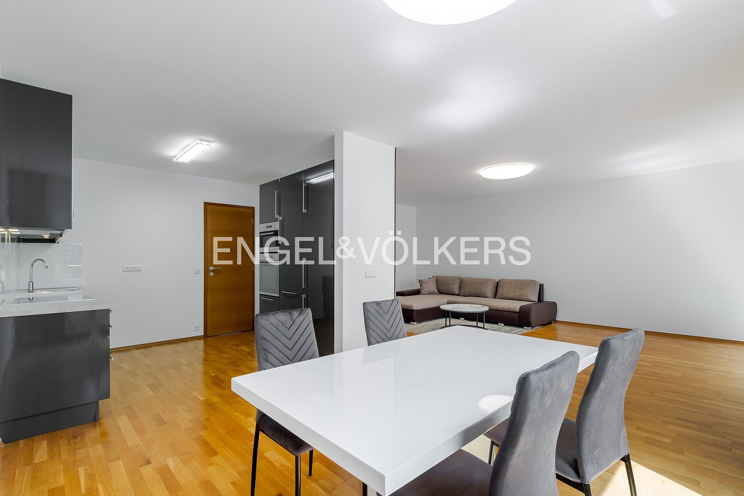 Pronájem bytu 3+kk 115 m² — photo 3