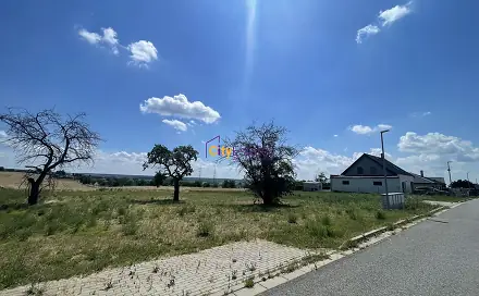 Prodej stavebního pozemku 1 090 m², Na Spravedlnosti, Dobrovice, okres Mladá Boleslav