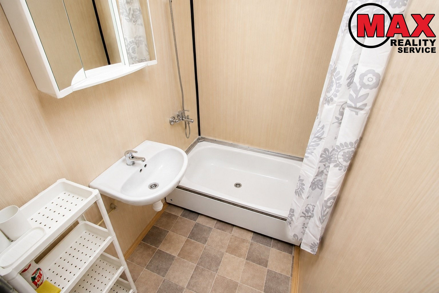 Pronájem bytu 1+kk 29 m² – fotografie 4