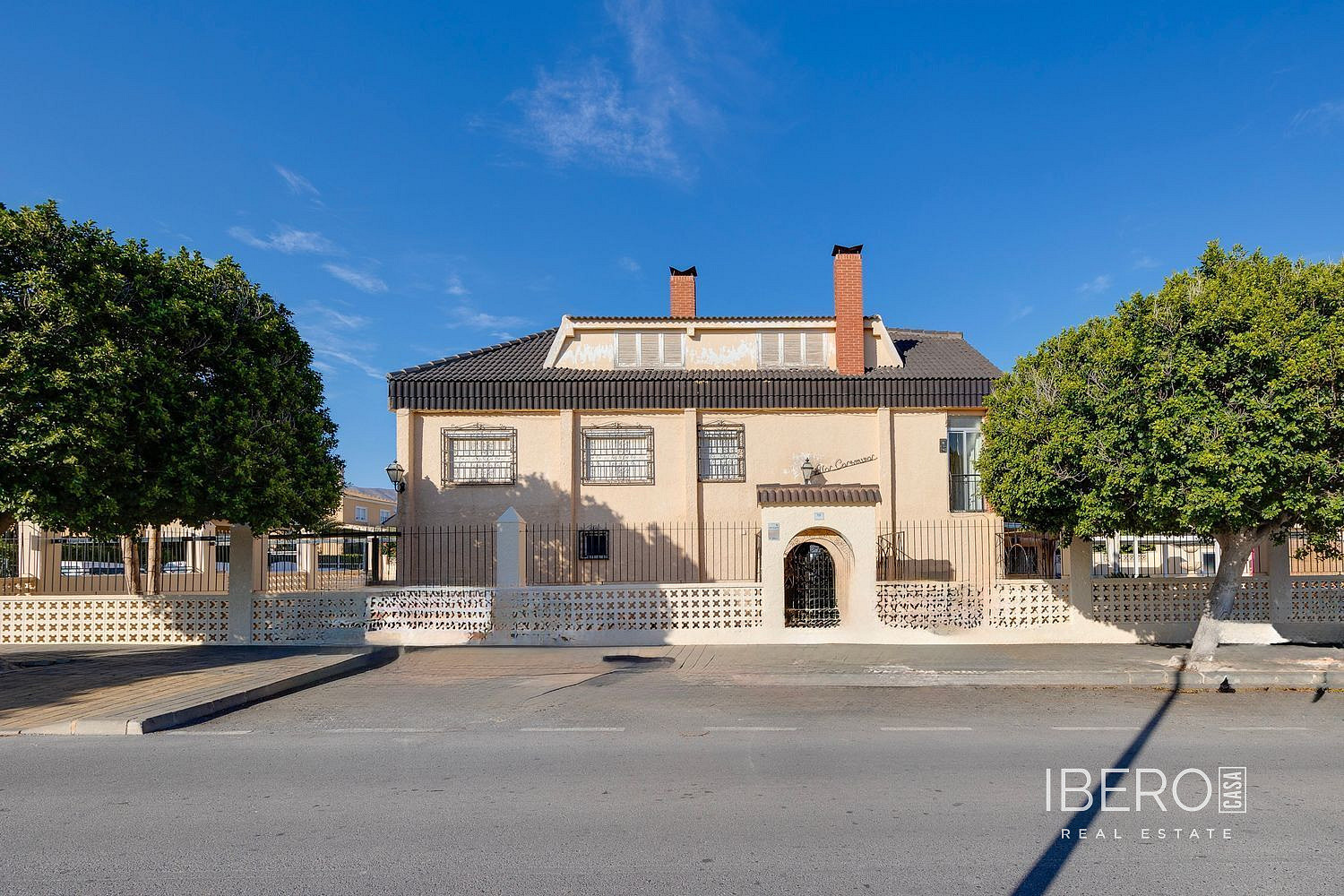 Prodej domu 1 537 m² s pozemkem 1 537 m²