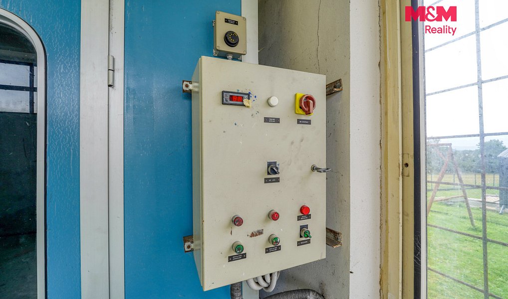 Prodej výrobních prostor 152 m², Bohy – náhled fotky 4