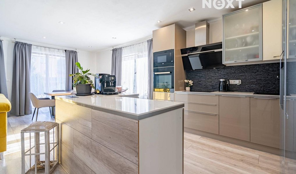 Prodej domu 216 m² s pozemkem 1 768 m², Kaplice – náhled fotky 2