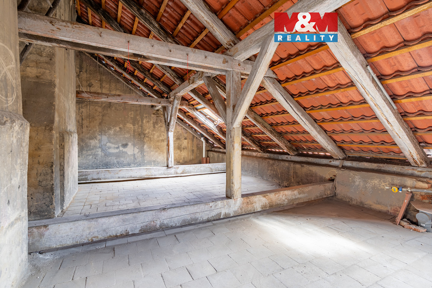 Prodej půdního prostoru, 126 m2, praha, ul. husitská