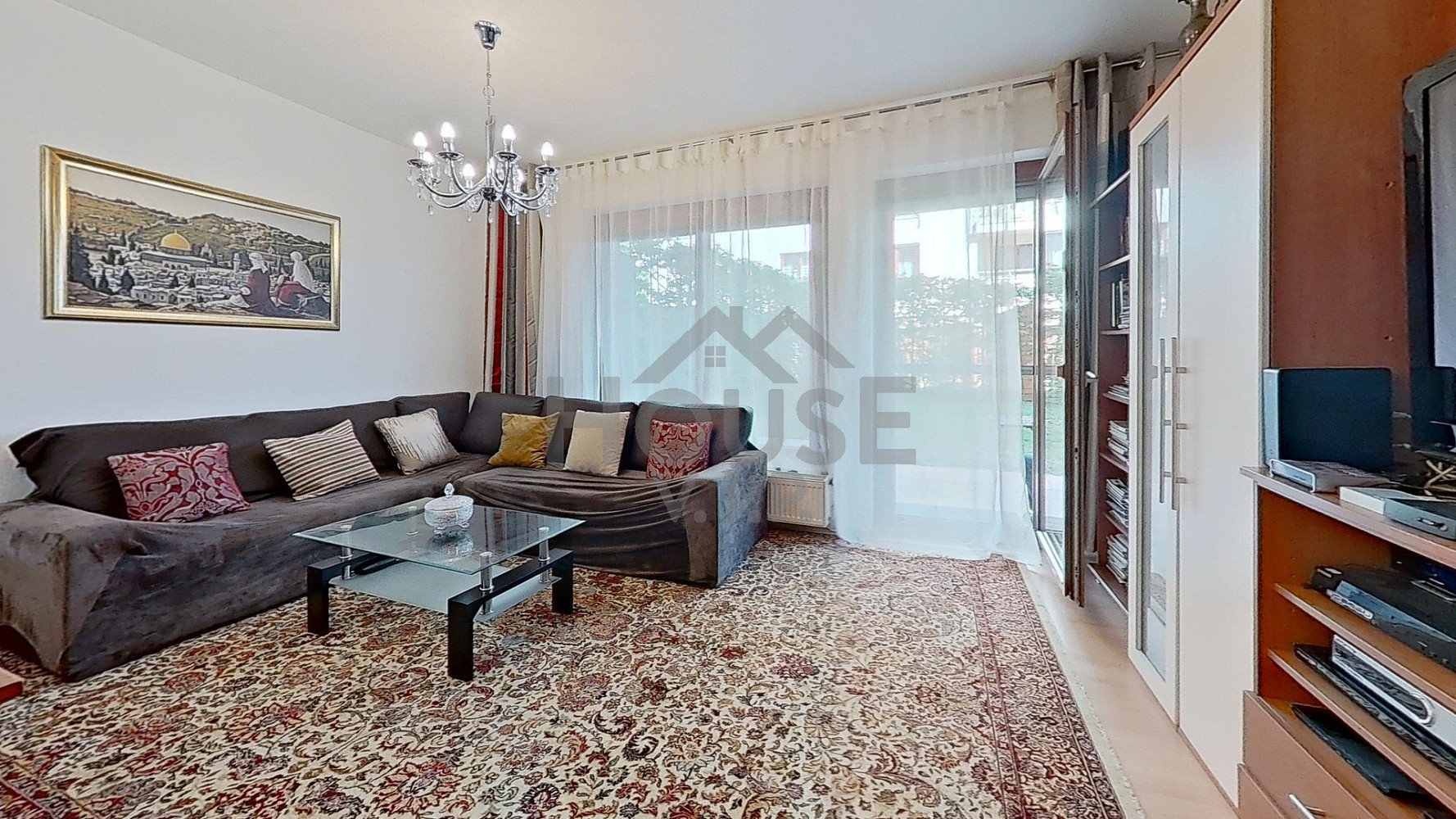 Pronájem bytu 4+kk 99 m² – fotografie 2