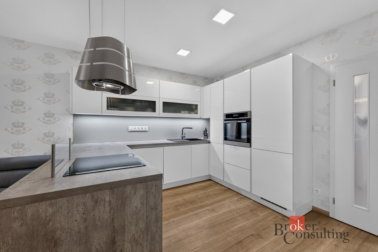 Pronájem bytu 2+kk 66 m² — photo 2