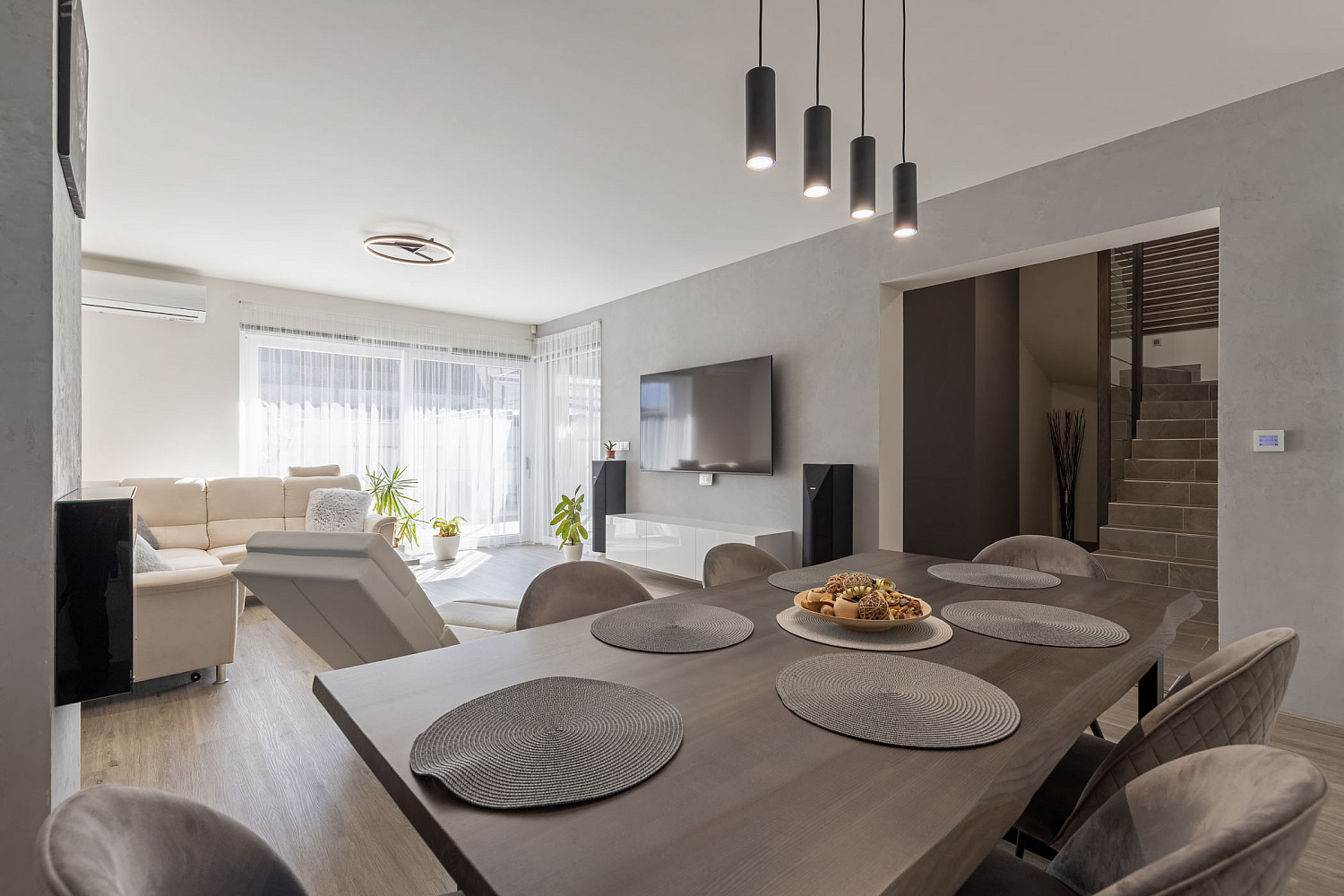 Prodej domu 146 m² s pozemkem 282 m² – fotografie 2