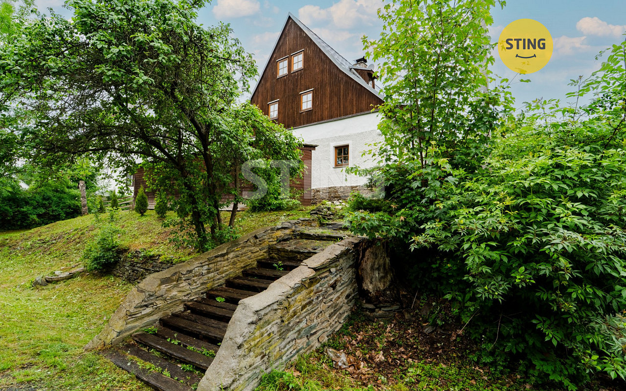 Prodej domu 480 m² s pozemkem 2 960 m²