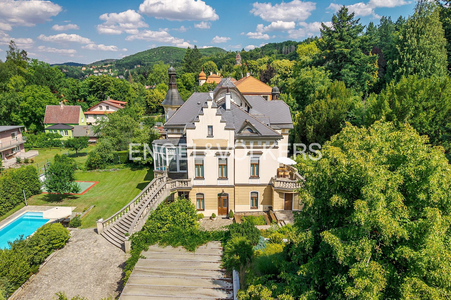Prodej domu 581 m² s pozemkem 2 105 m² — photo 5