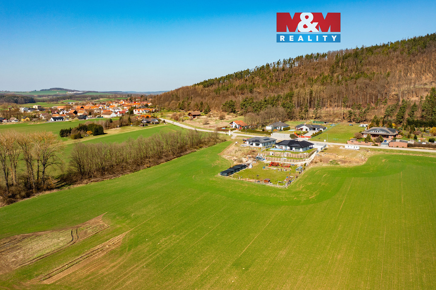 Prodej stavebního pozemku 2 579 m²