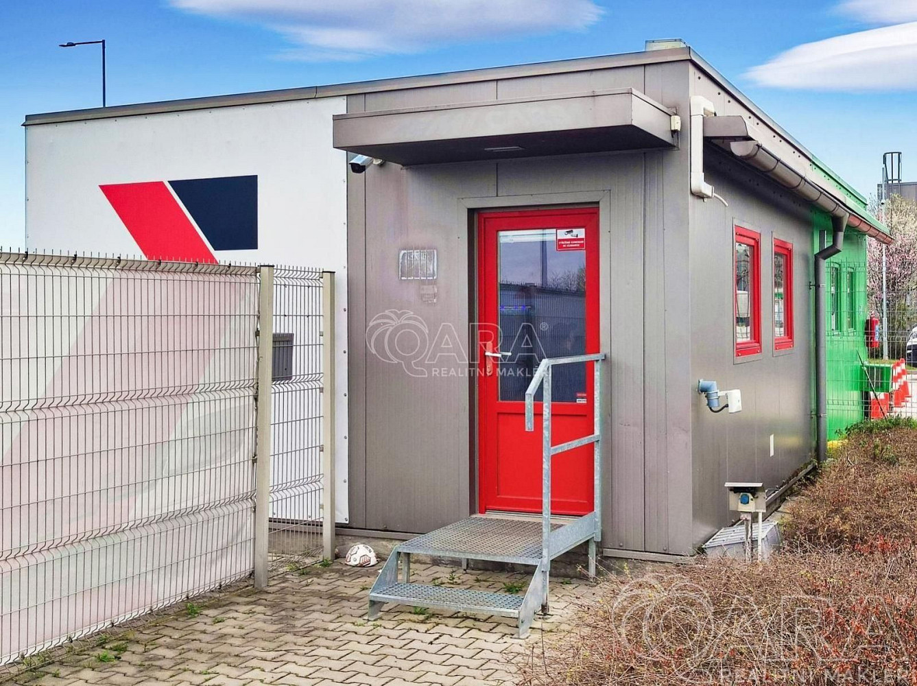 Pronájem komerčního objektu (jiného typu) 1 242 m² — photo 4