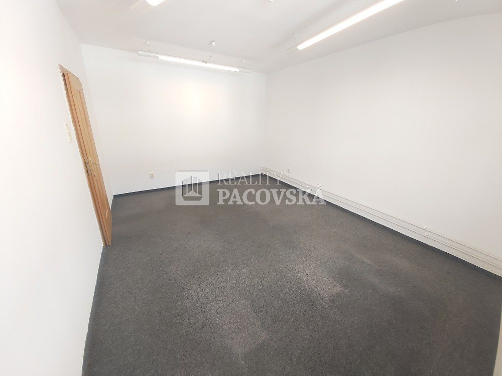Pronájem kanceláře 54 m² – fotografie 5