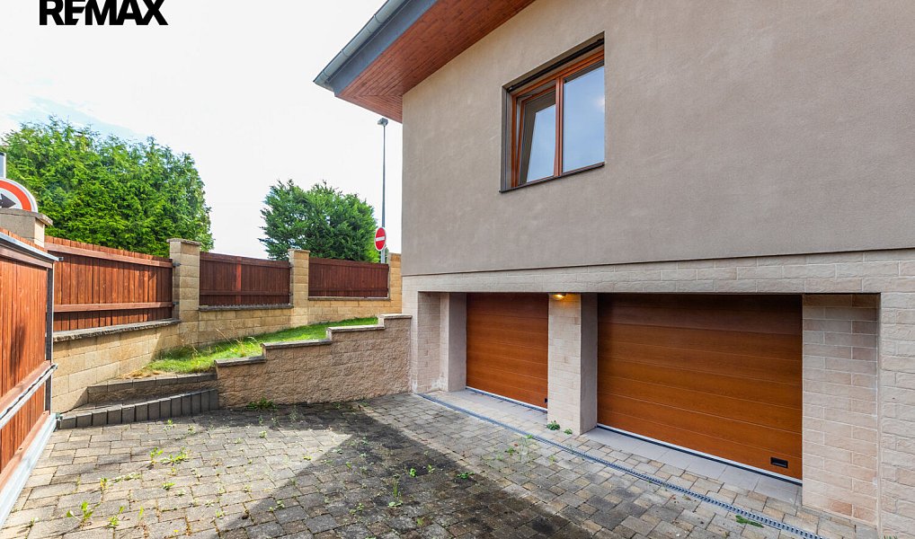 Prodej domu 300 m² s pozemkem 652 m², Praha – náhled fotky 5