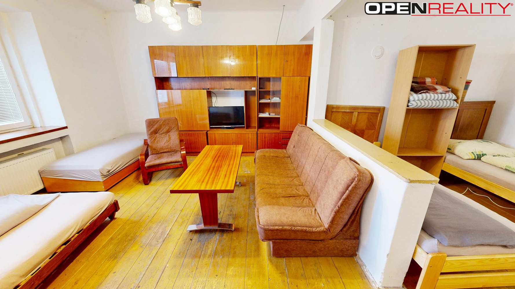 Pronájem domu 380 m² s pozemkem 762 m² – fotografie 2