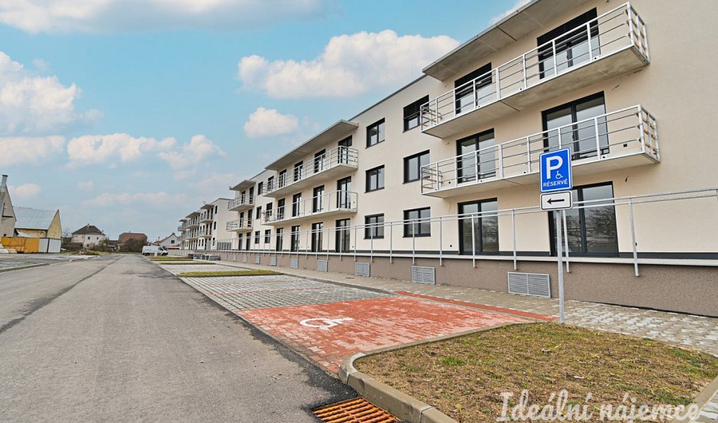 Pronájem bytu 2+kk 39 m², Dobřany – náhled fotky 16