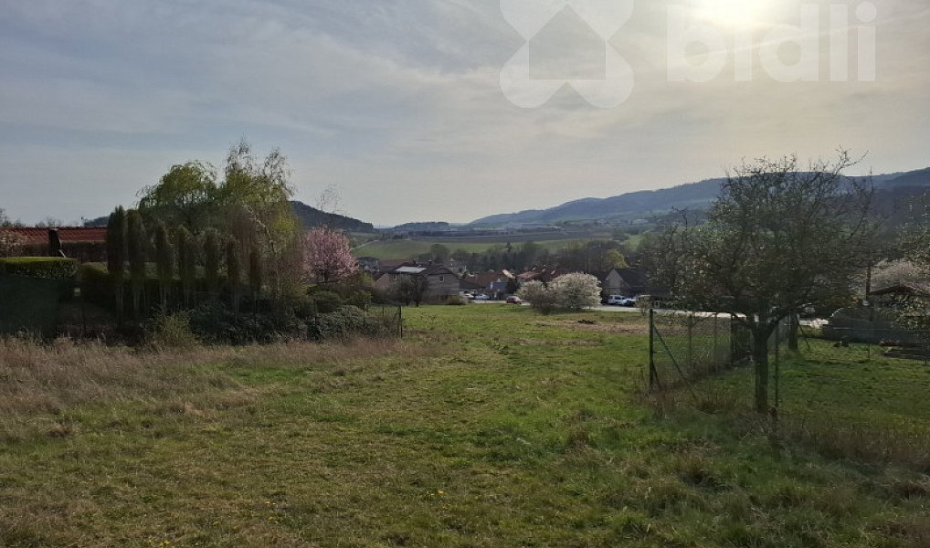 Prodej stavebního pozemku 1 537 m², Králův Dvůr – náhled fotky 3