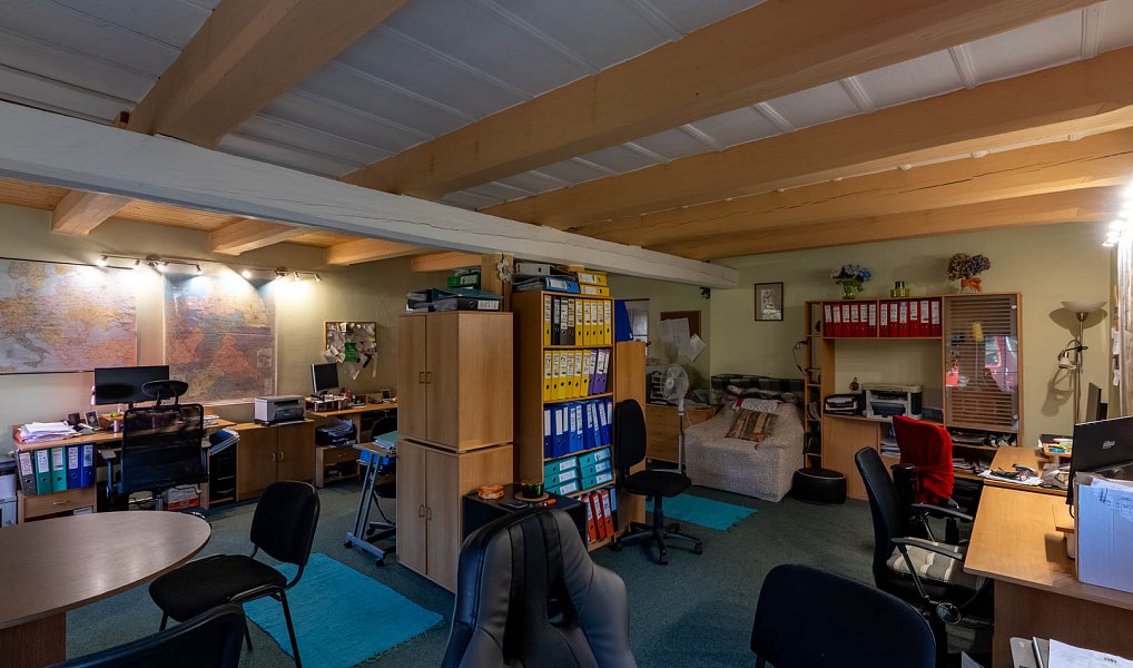 Prodej domu 612 m² s pozemkem 4 214 m², Fryšták – náhled fotky 27