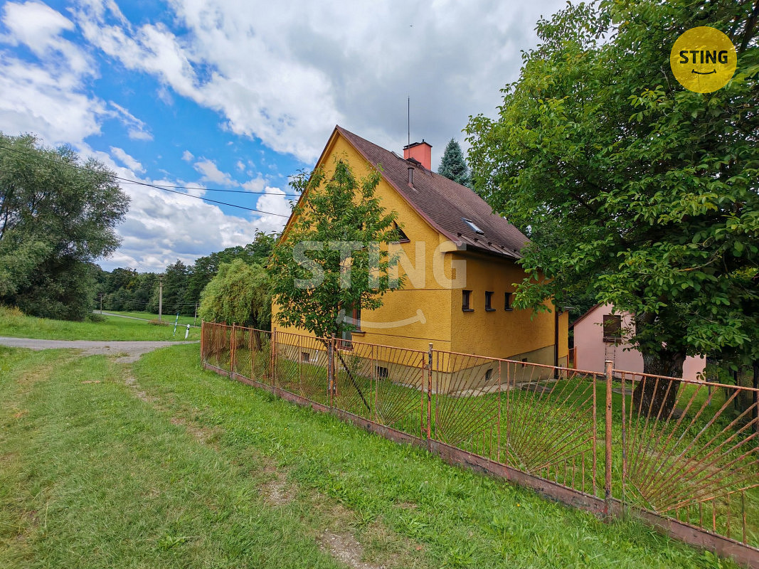 Prodej domu 240 m² s pozemkem 806 m² – fotografie 3